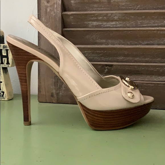 Pumps - Picture 3 of 5